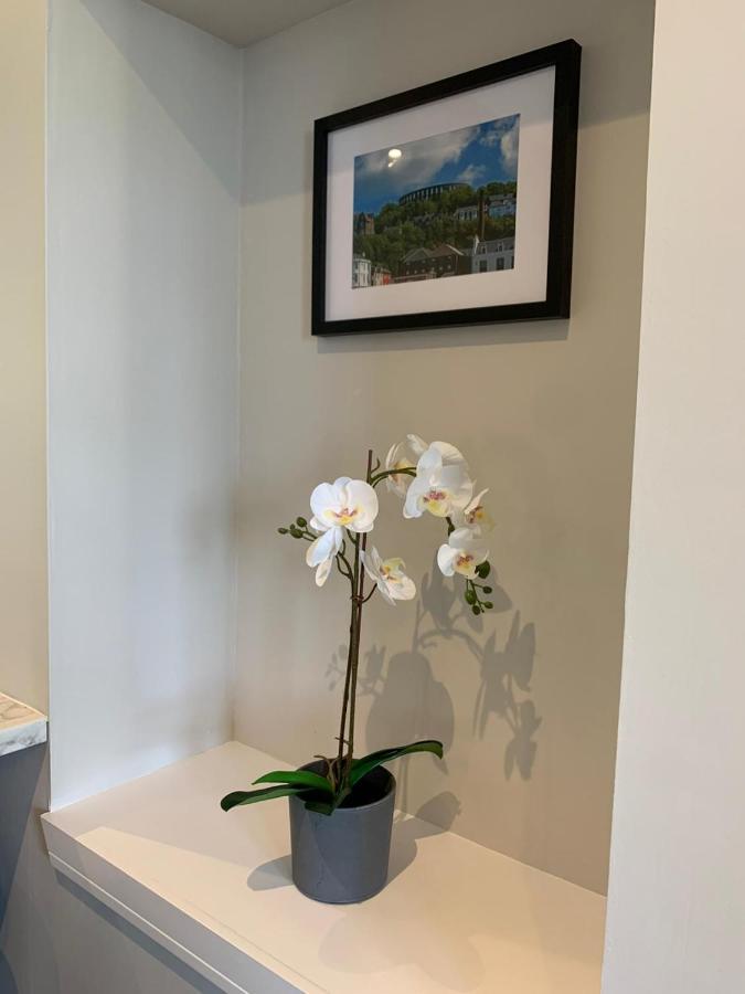 The White City Apartment โอบาน ภายนอก รูปภาพ